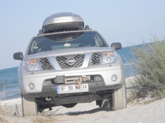 Un şmecher din Ilfov făcea plajă, cu jeep-ul, printre turişti - vezi galerie foto+video!